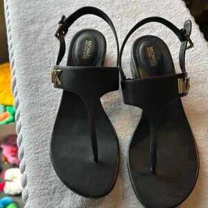 MICHAEL KORS JILLY T-STRAP SIGNATURE SANDAL 9